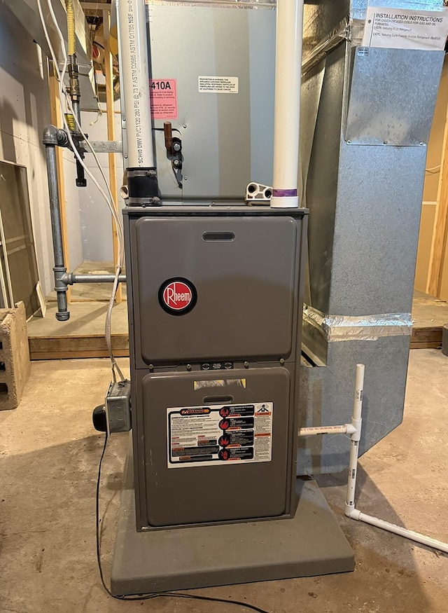 2161 Cardinal Ln, Mound, MN 55364 - utilities featuring heating unit
