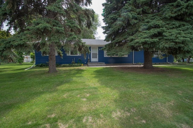 12423 93rd Ave N, Maple Grove, MN 55369 - view of front of house featuring a front lawn