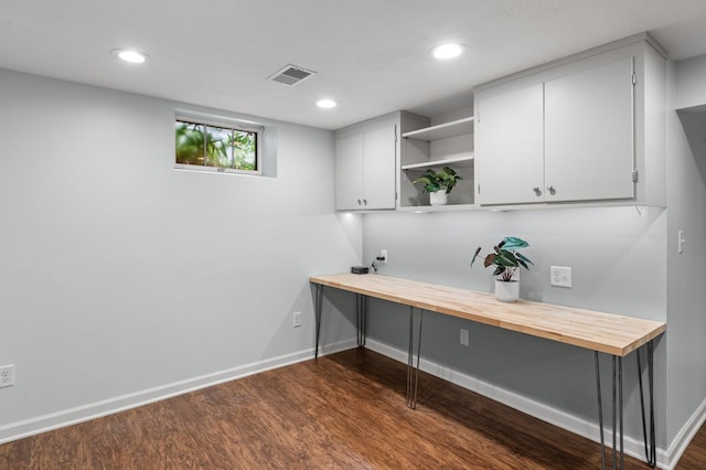 6045 Oakland Ave, Minneapolis, MN 55417 - unfurnished office featuring dark wood-type flooring and recessed lighting