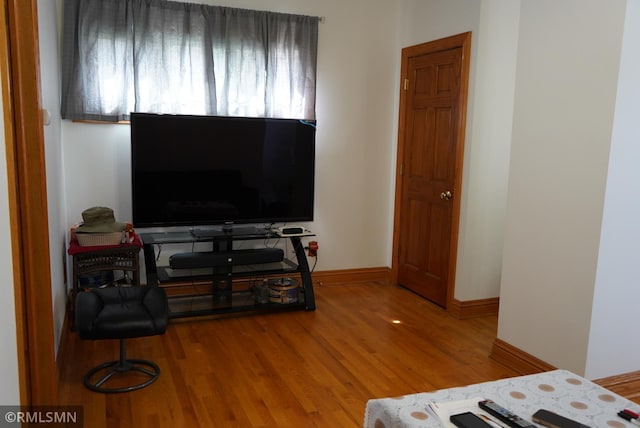 653 Thomas Ave, Saint Paul, MN 55104 - living room featuring wood finished floors