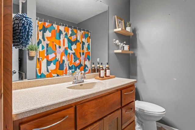 1622 3rd St NE, Rochester, MN 55906 - bathroom with vanity and curtained shower
