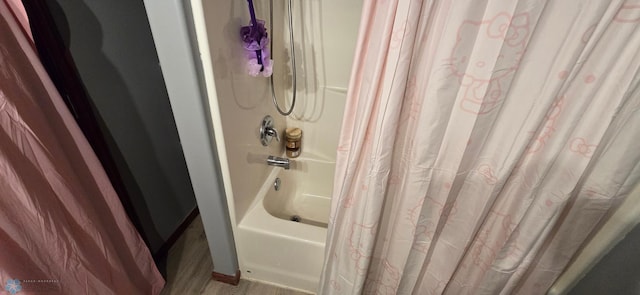 961 39 1/2 Ave W, West Fargo, ND 58078 - full bath with shower / bathtub combination with curtain