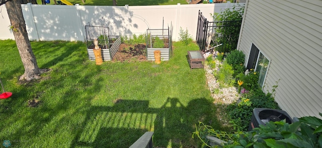 961 39 1/2 Ave W, West Fargo, ND 58078 - view of yard featuring a garden