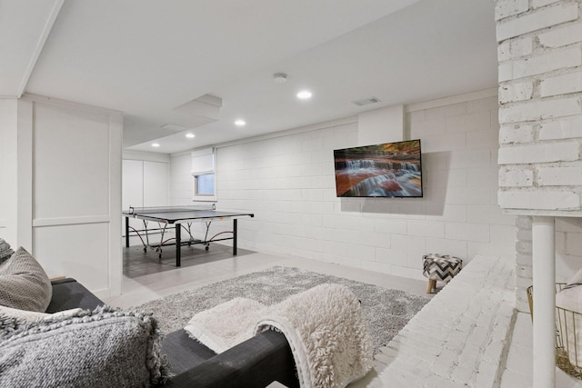 10301 Brunswick Cir, Bloomington, MN 55438 - living room with recessed lighting