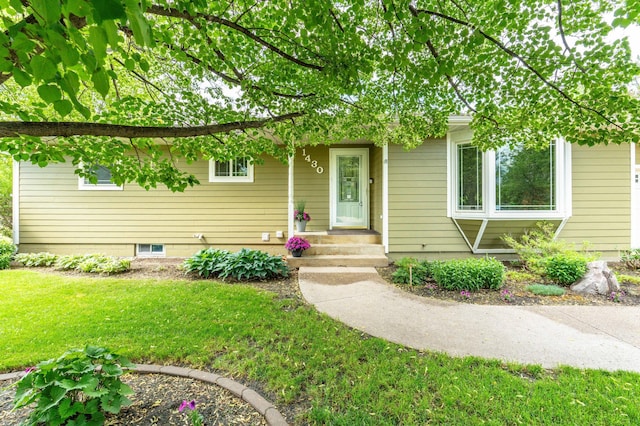 1430 Hoot Lake Dr, Fergus Falls, MN 56537 - view of front facade featuring a front lawn