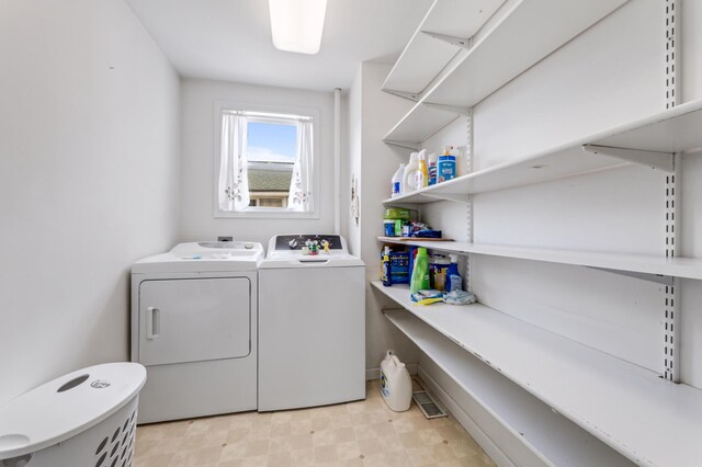 821 5th St, Winona, MN 55987 - laundry area with separate washer and dryer