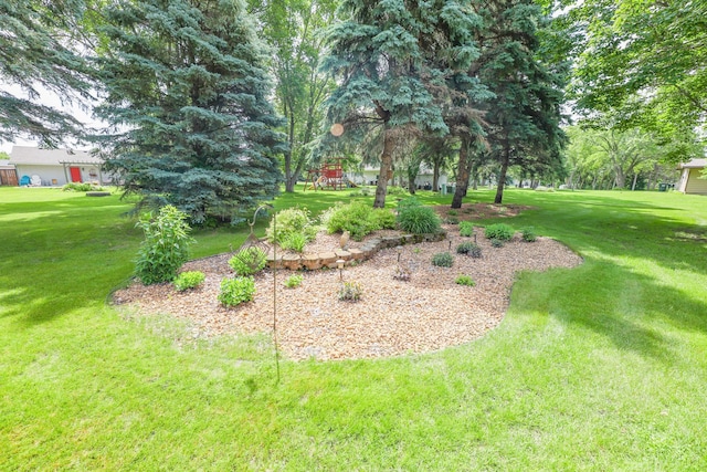 2303 Parkview Rd NE, Alexandria, MN 56308 - view of grassy yard