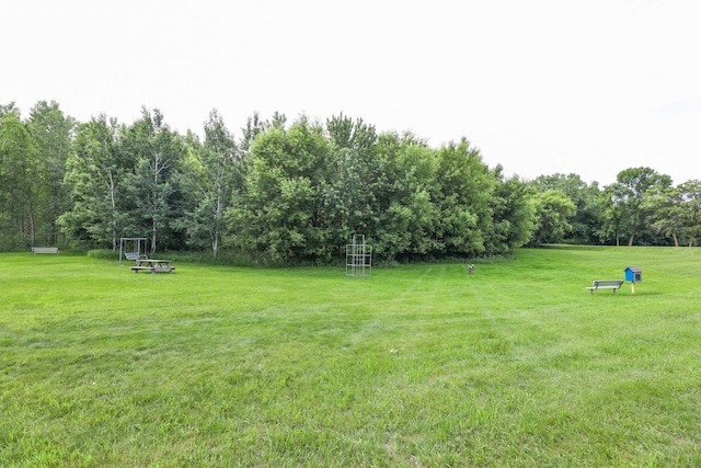 2303 Parkview Rd NE, Alexandria, MN 56308 - view of green lawn