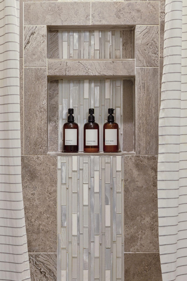 12105 285th St, Lindstrom, MN 55045 - bathroom view
