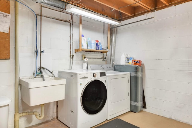 11140 Abbott Ln, Minnetonka, MN 55343 - washroom with washer and clothes dryer