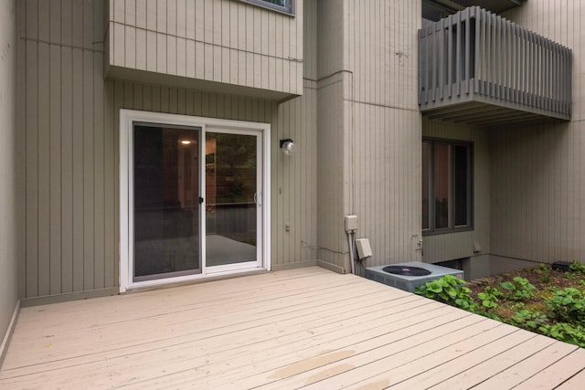 11140 Abbott Ln, Minnetonka, MN 55343 - view of deck