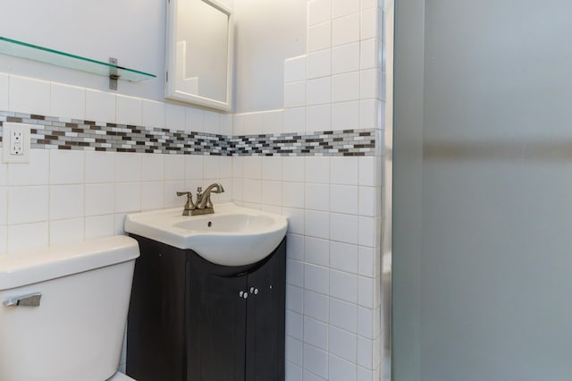 4720 Nicollet Ave Unit 5, Minneapolis, MN 55419 - bathroom with toilet and vanity