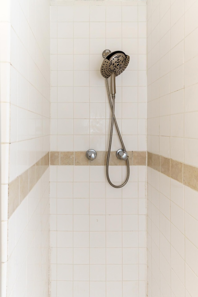 4720 Nicollet Ave Unit 5, Minneapolis, MN 55419 - bathroom view of tiled shower