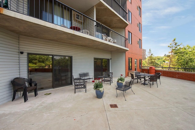 6500 Woodlake Dr Unit 1006, Richfield, MN 55423 - patio / terrace featuring outdoor dining area and a patio