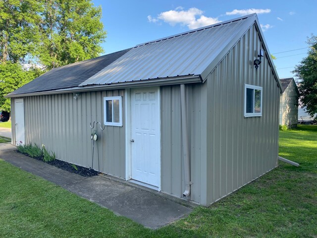 108 20th St S, Benson, MN 56215 - view of outbuilding