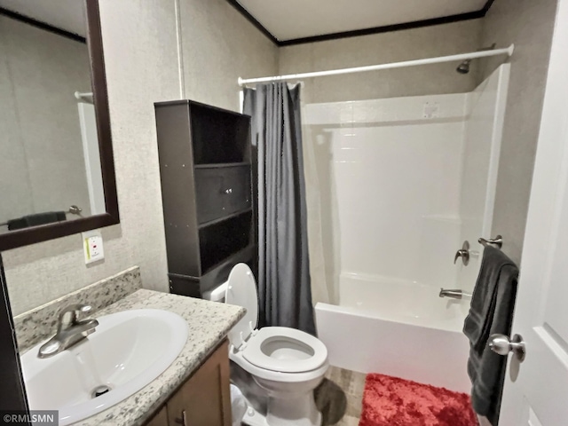 13648 Campfire Cir, South Haven, MN 55382 - full bath with shower / bath combo with shower curtain and vanity