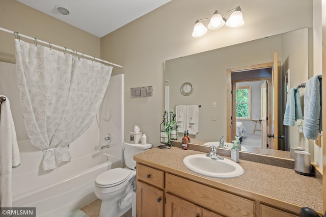 6831 Centerville Rd, Centerville, MN 55038 - ensuite bathroom featuring shower / bath combination with curtain, vanity, and tile patterned floors