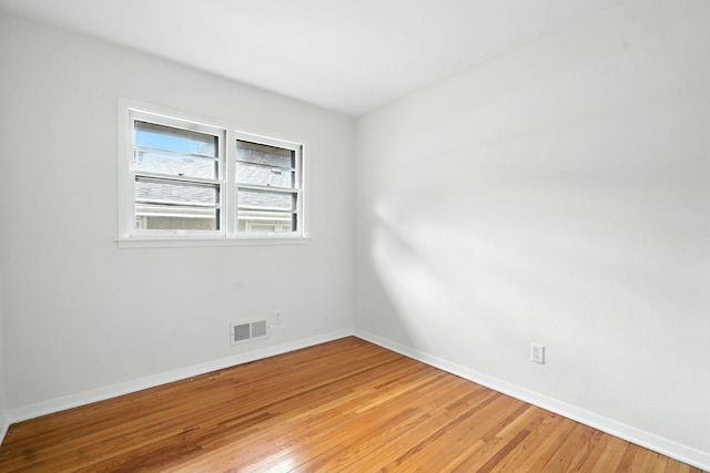 1464 Kent St, Saint Paul, MN 55117 - unfurnished room with light wood finished floors