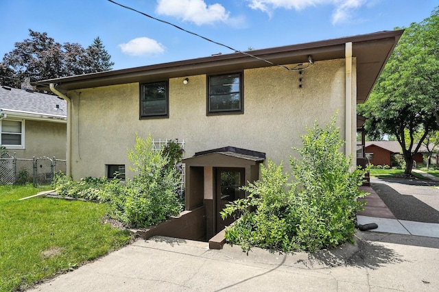1464 Kent St, Saint Paul, MN 55117 - view of front of home with stucco siding