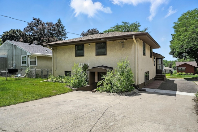 1464 Kent St, Saint Paul, MN 55117 - view of front of home with stucco siding