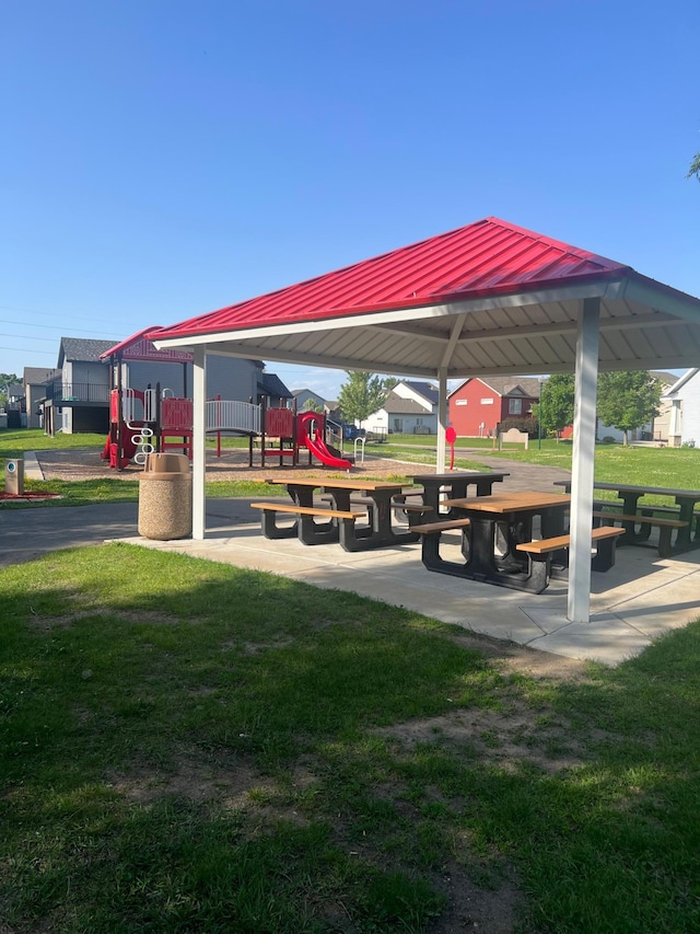 1129 Willow Trl, Farmington, MN 55024 - view of home's community featuring a gazebo and a yard