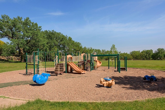 6650 Vernon Ave S Unit 111, Edina, MN 55436 - community playground featuring a yard