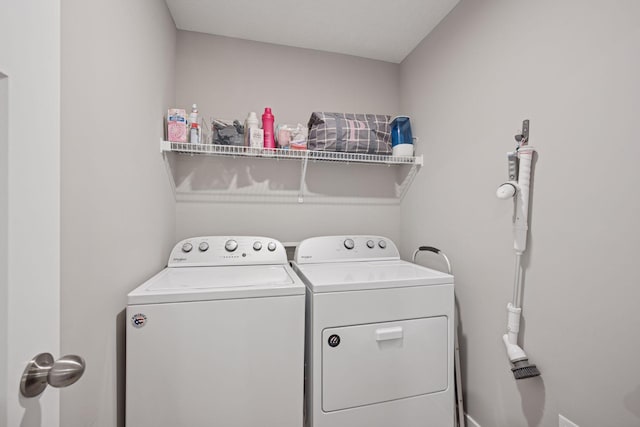 18874 72nd Pl N, Maple Grove, MN 55311 - laundry area featuring washing machine and clothes dryer