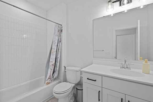 9612 Iron Horse Rd, Woodbury, MN 55129 - full bathroom featuring vanity and shower / bath combo