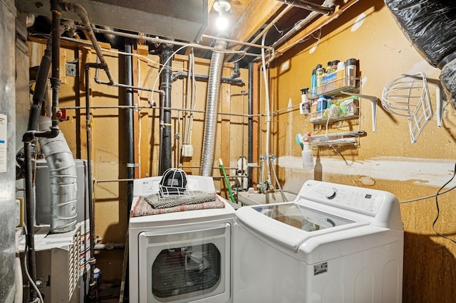 3950 Upper 75th St E, Inver Grove Heights, MN 55076 - laundry area featuring independent washer and dryer