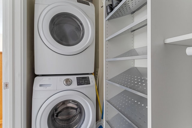 981 Bayless Ave, Saint Paul, MN 55114 - washroom featuring stacked washing machine and dryer