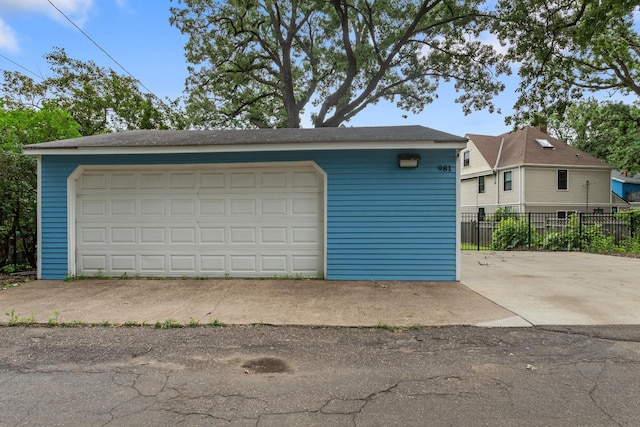 981 Bayless Ave, Saint Paul, MN 55114 - view of detached garage