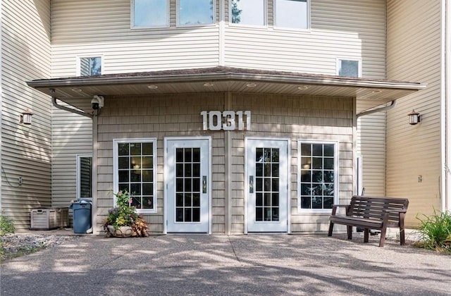 10311 Cedar Lake Rd Unit 210, Minnetonka, MN 55305 - property entrance