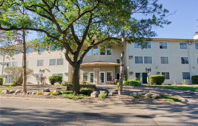 10311 Cedar Lake Rd Unit 210, Minnetonka, MN 55305 - view of front of house
