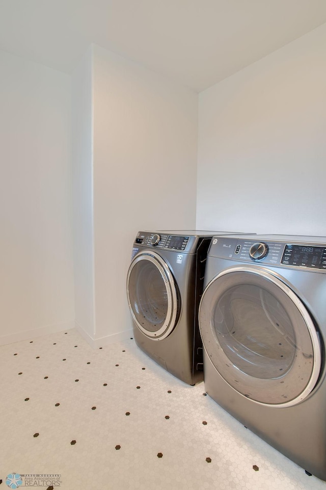419 Reese Way, Mapleton, ND 58059 - laundry room featuring washer and clothes dryer
