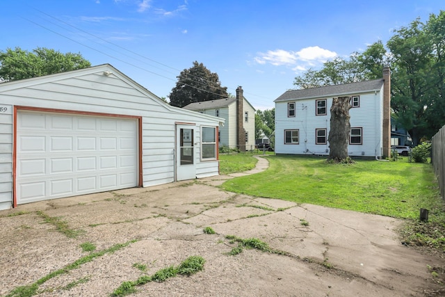 1289 Galtier St, Saint Paul, MN 55117 - detached garage with driveway