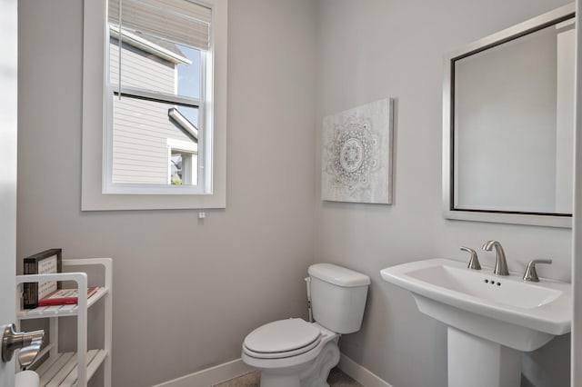 15560 110th Ave N, Dayton, MN 55369 - half bath featuring baseboards and toilet
