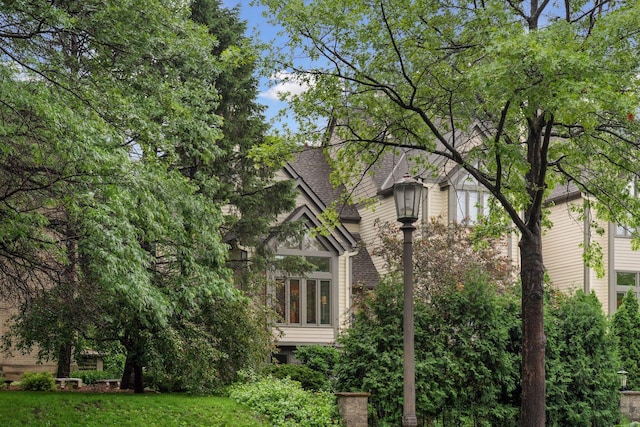 729 Summit Ave, Saint Paul, MN 55105 - view of property exterior featuring a shingled roof