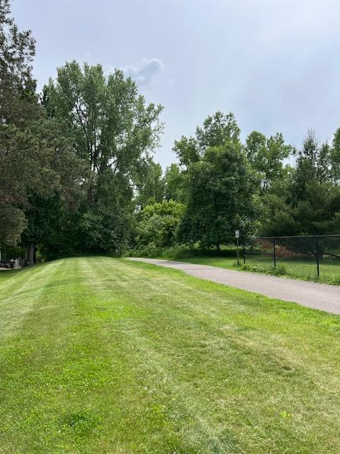 4918 Grenwich Trl N, Oakdale, MN 55128 - view of yard