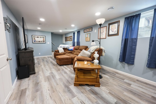 938 38th Ave N, Saint Cloud, MN 56303 - living area featuring light wood-style floors and recessed lighting