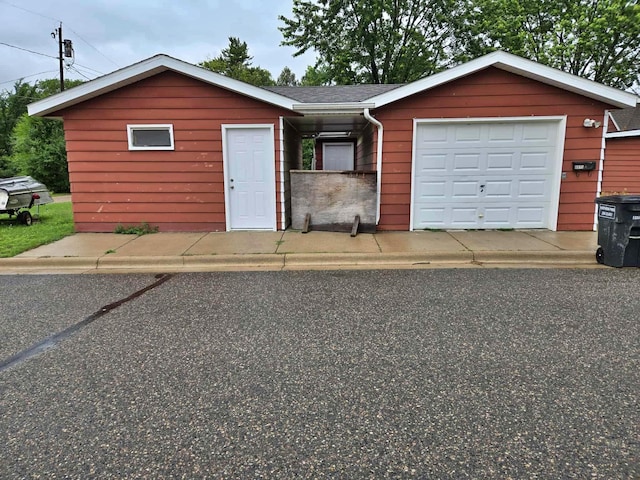 607 Riverside Ave, Park Rapids, MN 56470 - ranch-style house featuring a garage