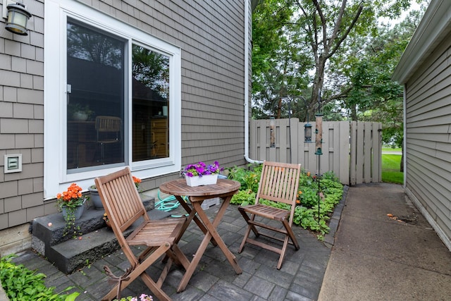 1163 Edgcumbe Rd Unit 1163, Saint Paul, MN 55105 - view of patio with a gate