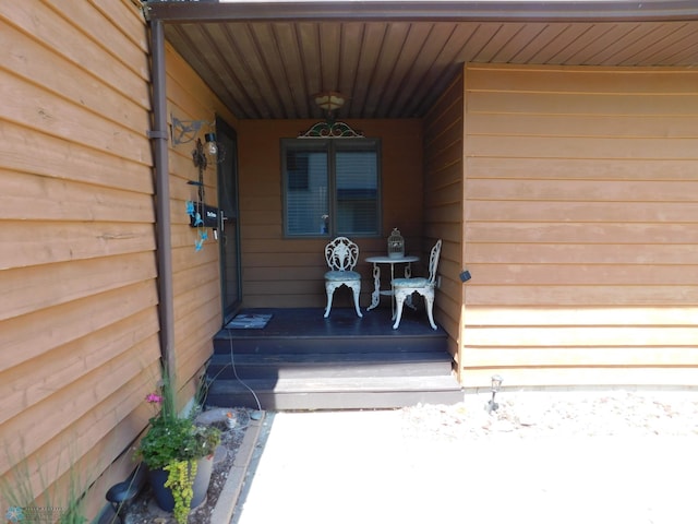 2524 25th Ave S, Fargo, ND 58103 - property entrance featuring covered porch