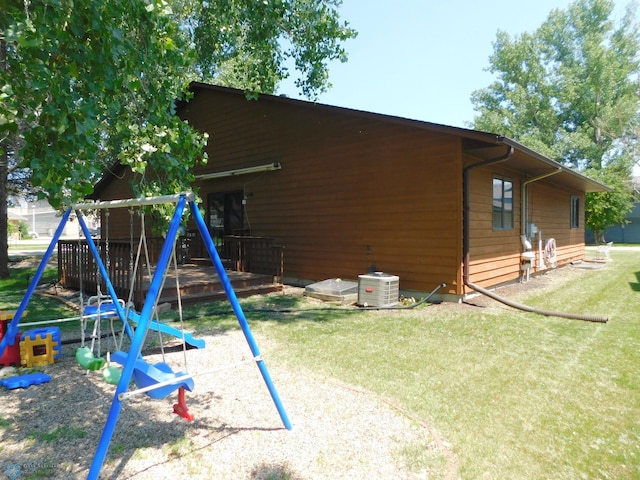 2524 25th Ave S, Fargo, ND 58103 - view of play area featuring a lawn