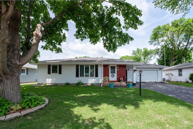 1704 Fair St, Mankato, MN 56001 - single story home with a front lawn