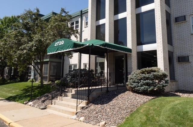 2720 Dale St N Unit C206, Roseville, MN 55113 - view of building exterior