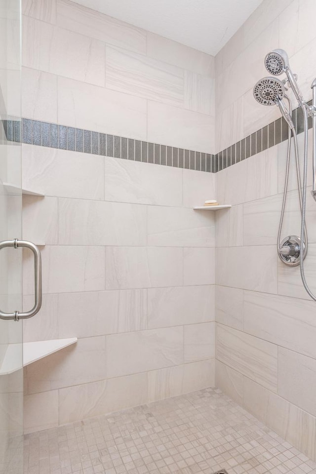 29680 Hidden Forest Blvd, Chisago City, MN 55013 - full bath featuring a tile shower