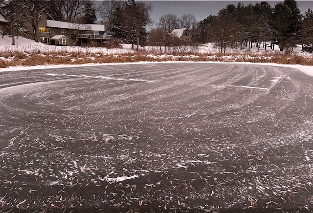 940 Brown Rd S, Wayzata, MN 55391 - view of snow covered parking