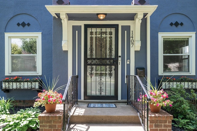1407 Pascal St N, Saint Paul, MN 55108 - property entrance with stucco siding
