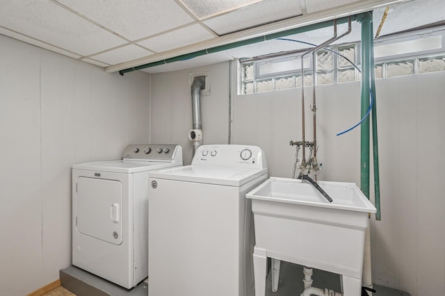 1407 Pascal St N, Saint Paul, MN 55108 - laundry room featuring washing machine and dryer