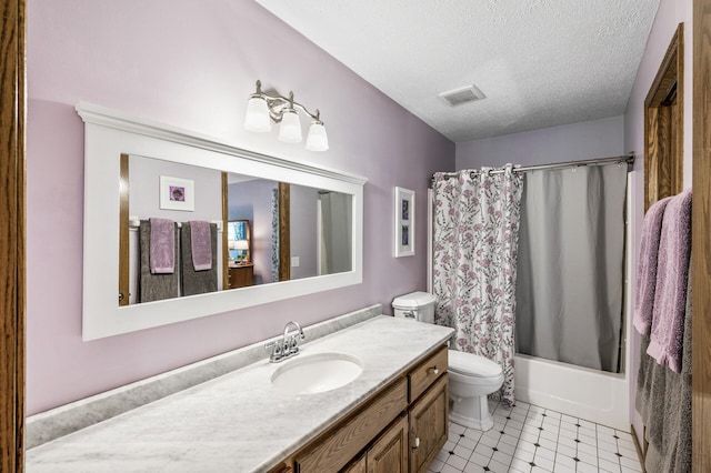 19402 Carson Cir NW, Elk River, MN 55330 - bathroom featuring vanity, shower / bath combination with curtain, and a textured ceiling